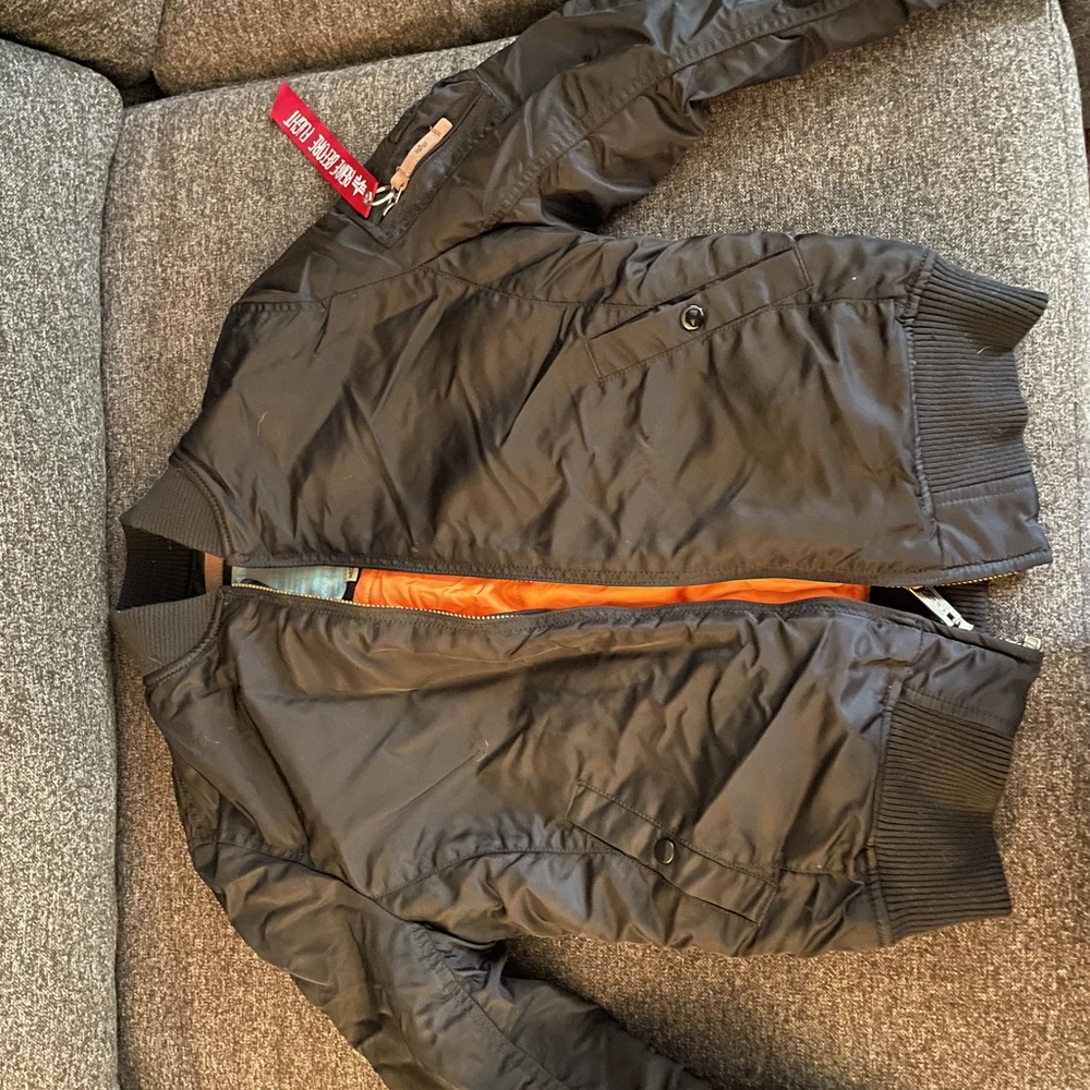 Alpha Industries Bomber in Medium